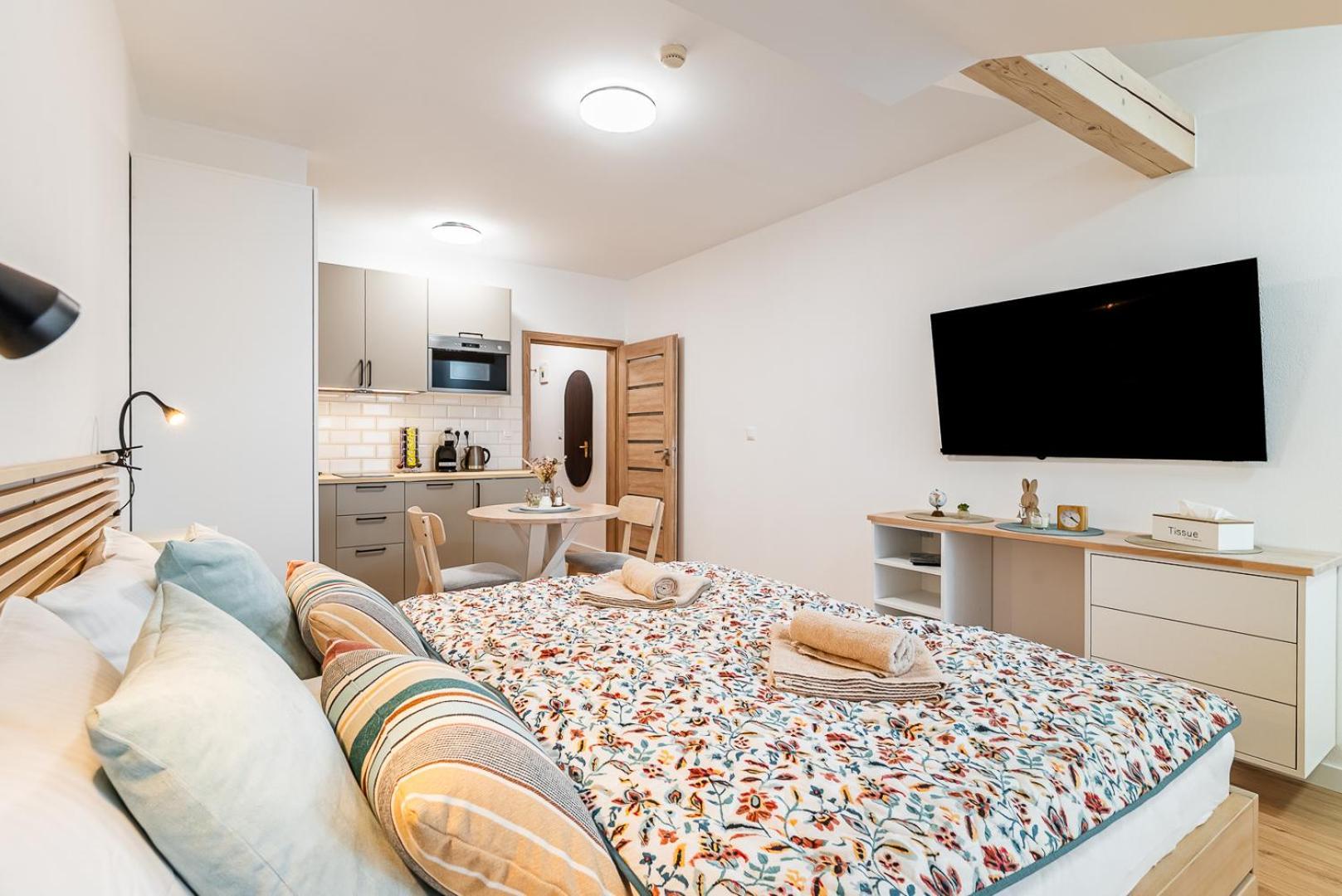 Apartmany Thermal เบเชนยอวา ภายนอก รูปภาพ