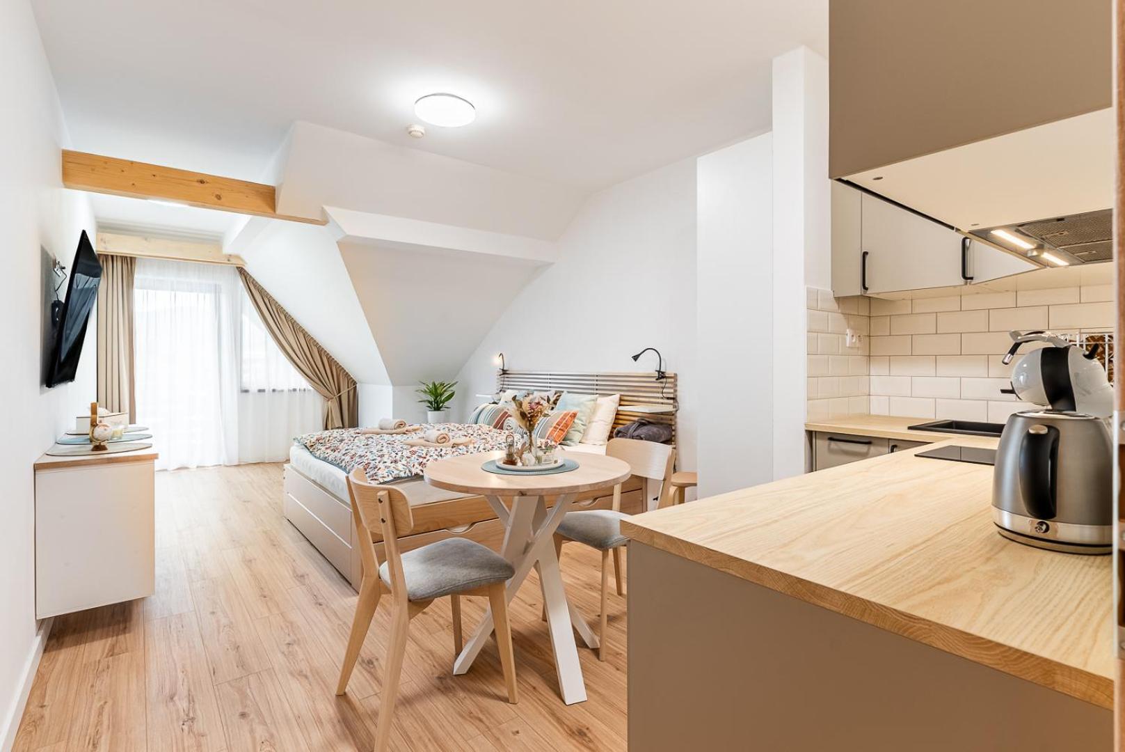 Apartmany Thermal เบเชนยอวา ภายนอก รูปภาพ